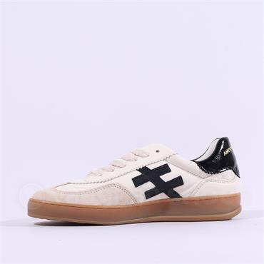 Another Trend Iconic II Gumsole Trainer - Off White Leather